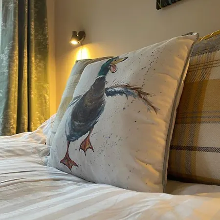 The At * 伯恩萨尔