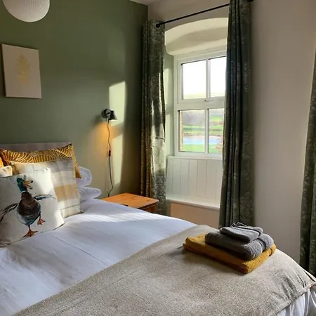 The At * 伯恩萨尔